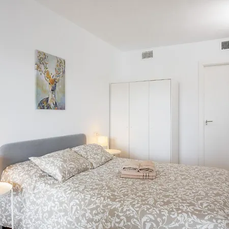 En Canet Al Mar, Junto Playa Y Con Piscina Appartement